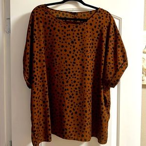 Size XXL, brown and black shirt.